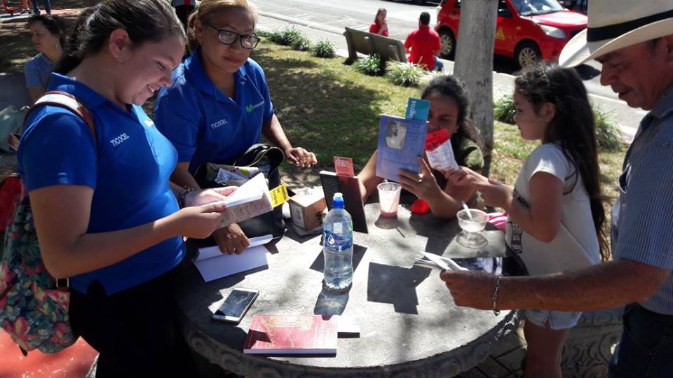 San Ramón celebró el Día Nacional de la Poesía
