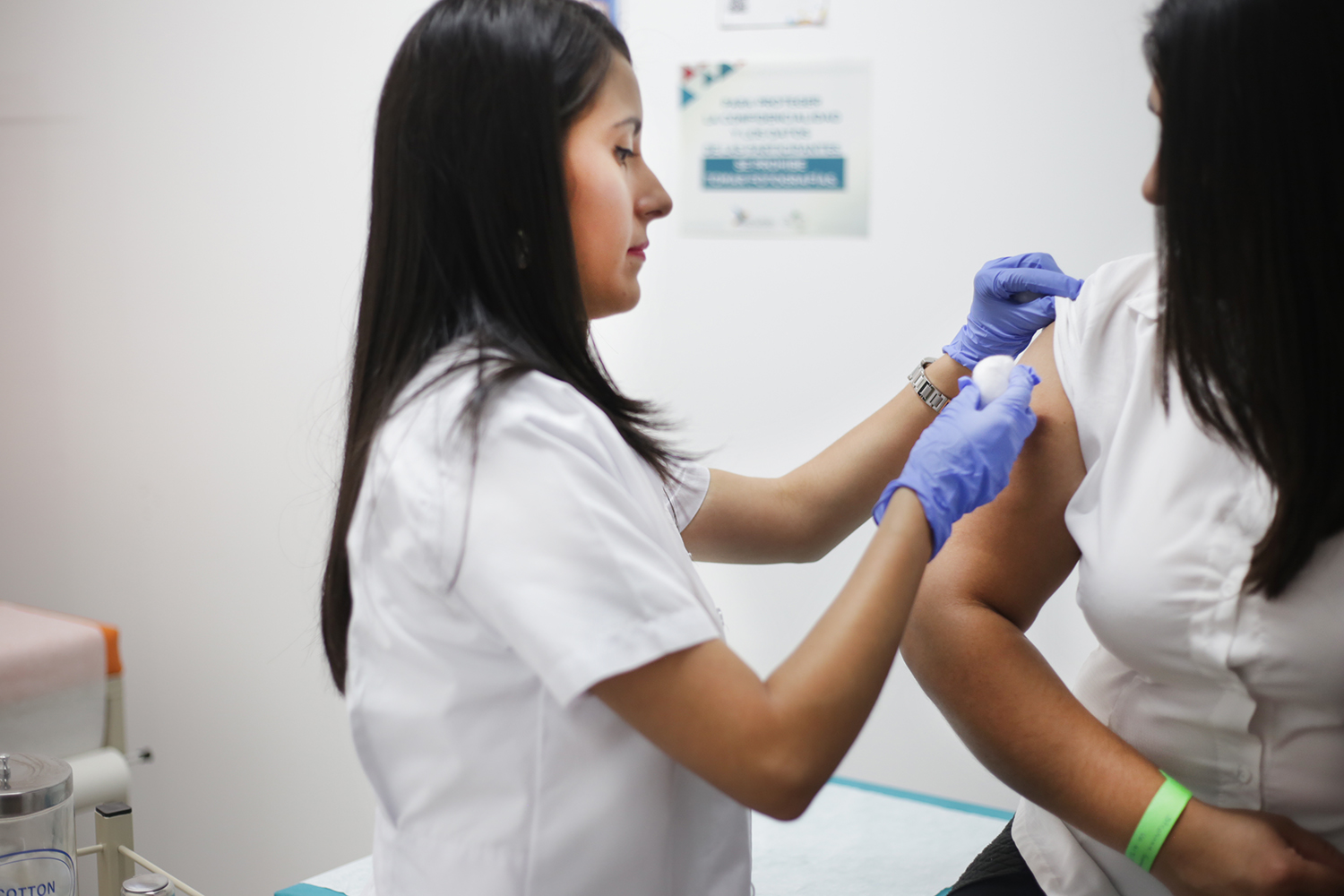 Proyecto preventivo de vacunación contra cáncer de cérvix realiza pruebas Palmares